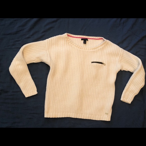 Tommy Hilfiger Tops - Tommy Hilfiger knit sweater